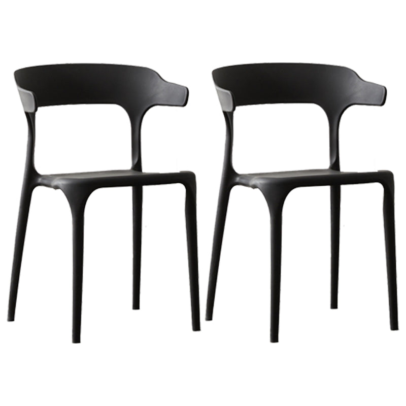 Silla lateral apilable de plástico escandinavo con respaldo abierto y acabado mate