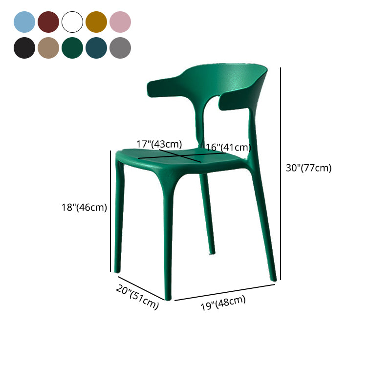 Silla lateral apilable de plástico escandinavo con respaldo abierto y acabado mate