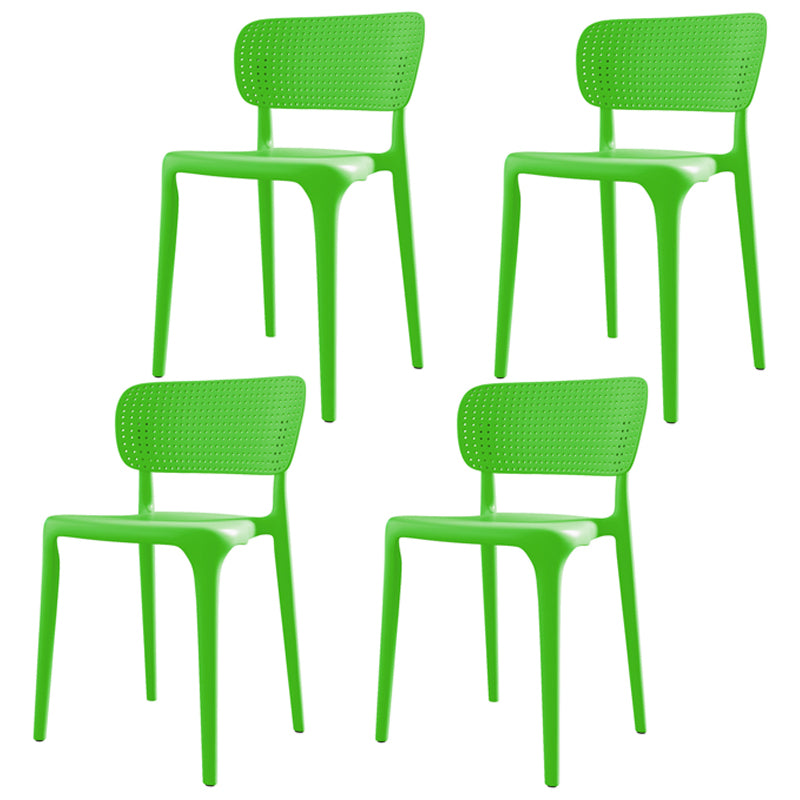 Chaise latérale en plastique contemporaine de restaurant finition mate chaise de salle à manger à dossier ouvert