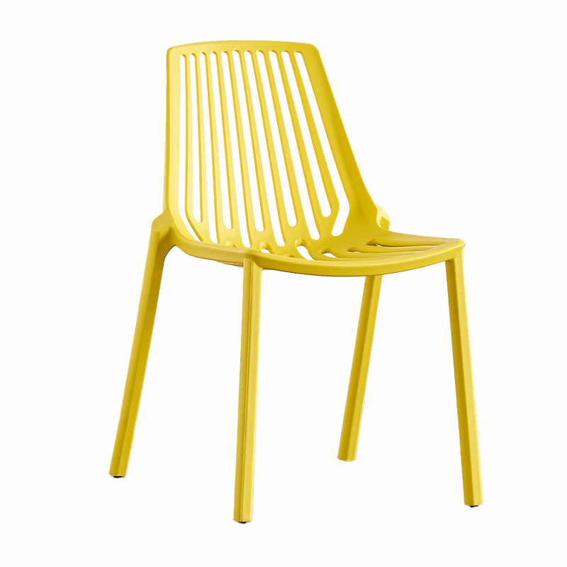 Chaise latérale en plastique contemporaine de restaurant finition mate chaise de salle à manger arrière à lattes