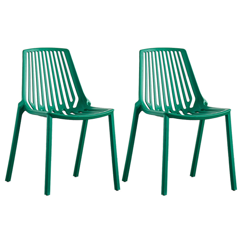 Chaise latérale en plastique contemporaine de restaurant finition mate chaise de salle à manger arrière à lattes