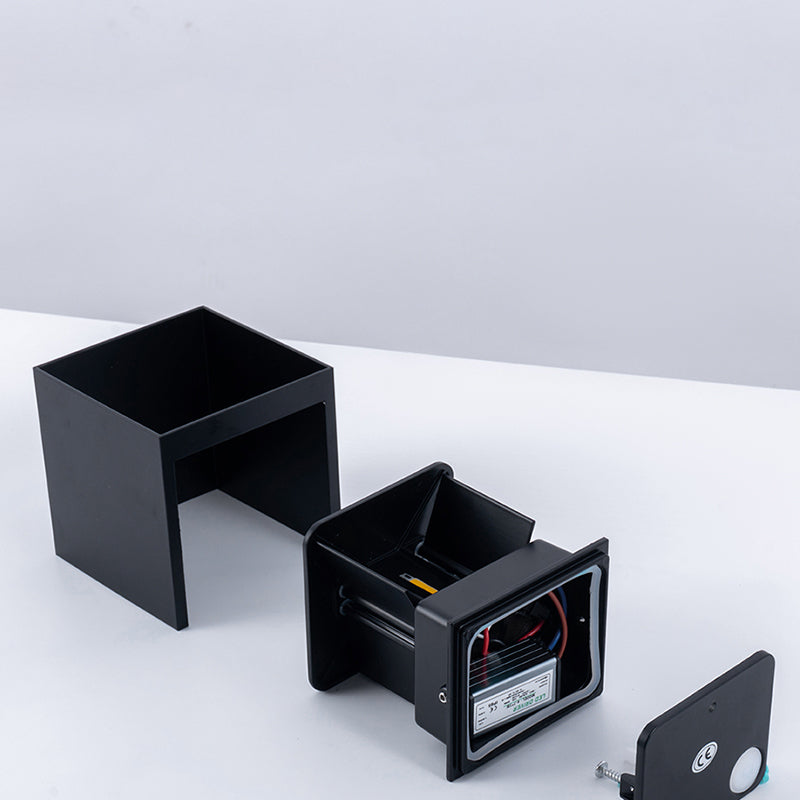 Moderne Stil quadratische Wandleuchte Leuchte Metall 2 Leuchten Wandmontierte Beleuchtung