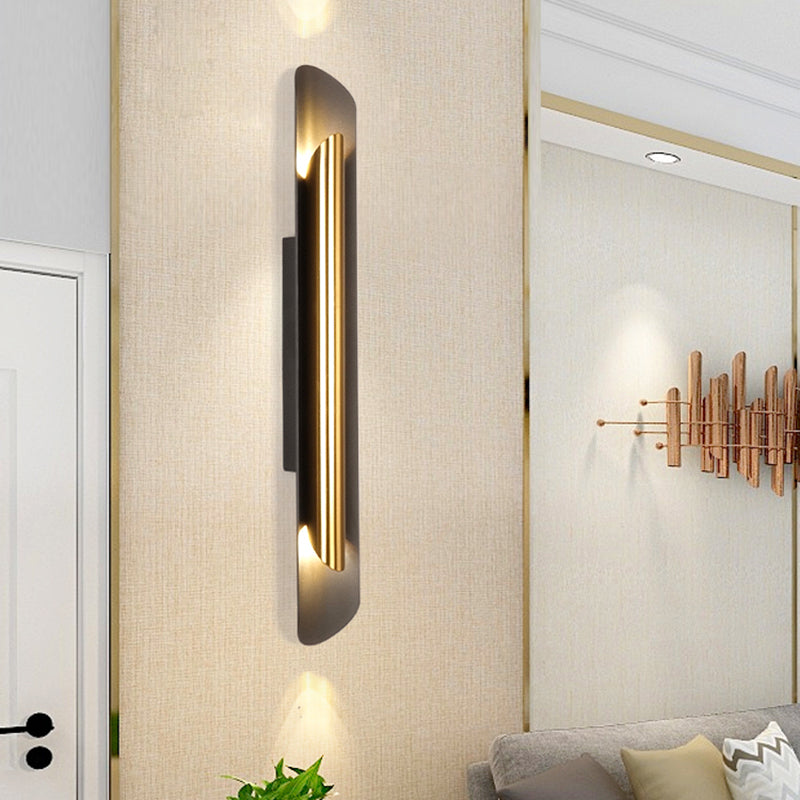 Lineare Form Metallwandbeleuchtung moderner Stil 2 Leuchten Wandmontierte Beleuchtung in Messing