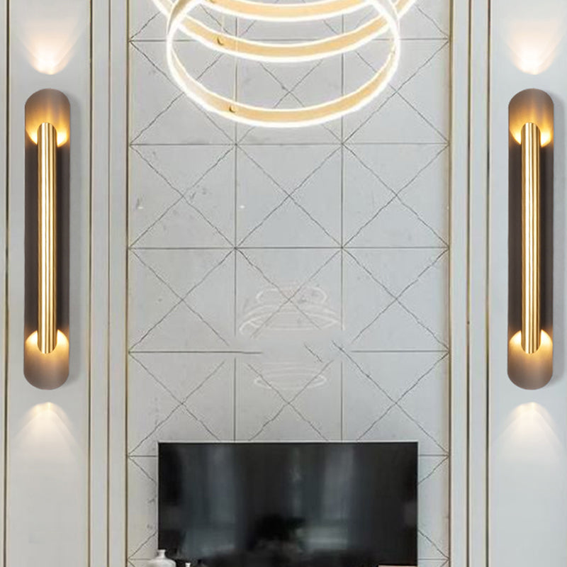 Lineare Form Metallwandbeleuchtung moderner Stil 2 Leuchten Wandmontierte Beleuchtung in Messing