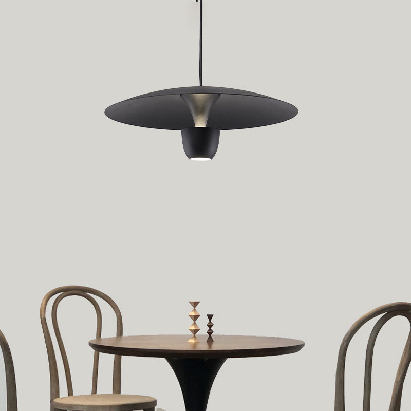 Nordic Flying Soucoucer Éclairage pendentif en métal LED Hanging Light