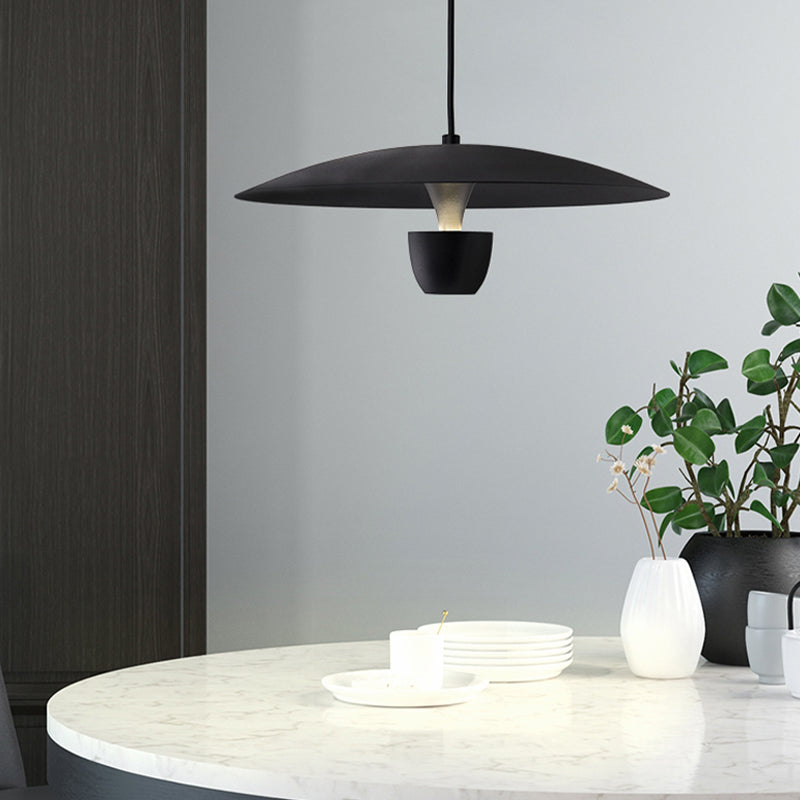 Nordic Flying Soucoucer Éclairage pendentif en métal LED Hanging Light