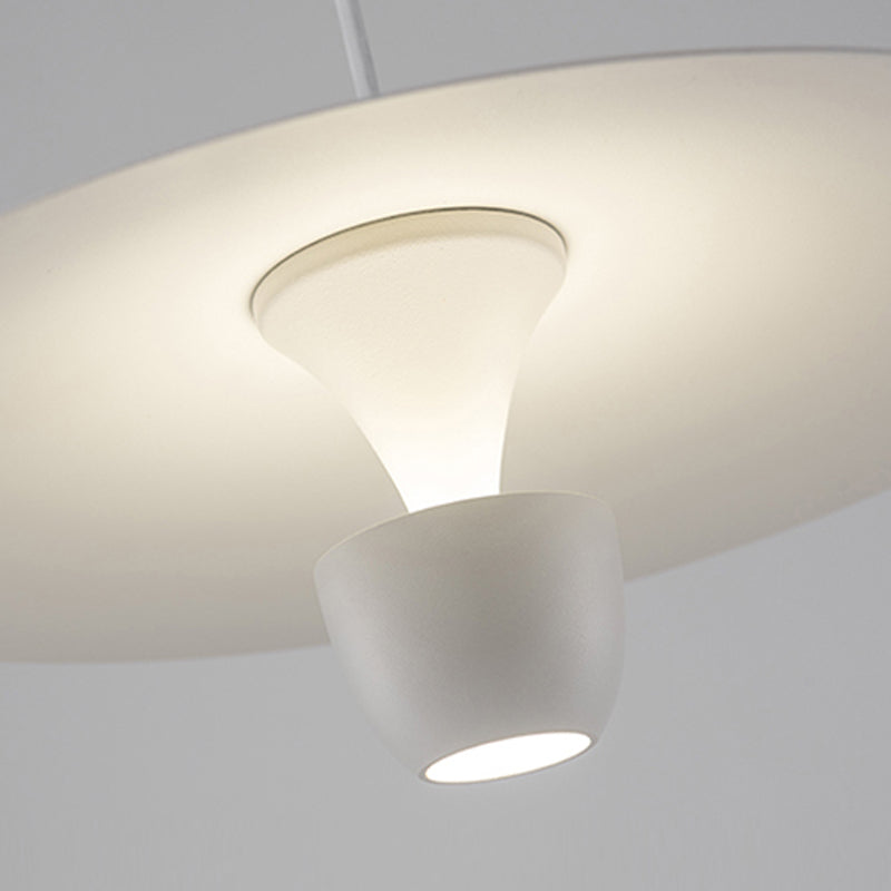 Nordic Flying Soucoucer Éclairage pendentif en métal LED Hanging Light