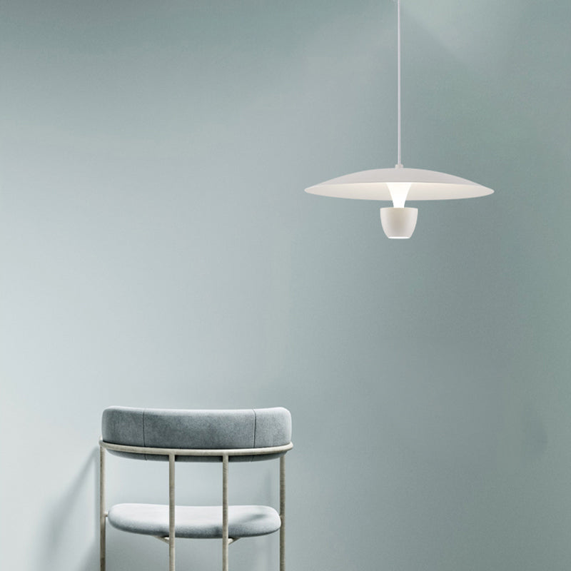 Nordic Flying Soucoucer Éclairage pendentif en métal LED Hanging Light