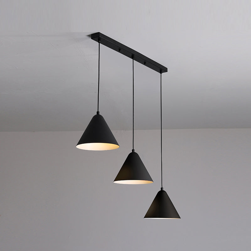 3 lumières Nordic Pendante Lighting Conical Drop Laut avec de l'ombre en métal pour salle à manger