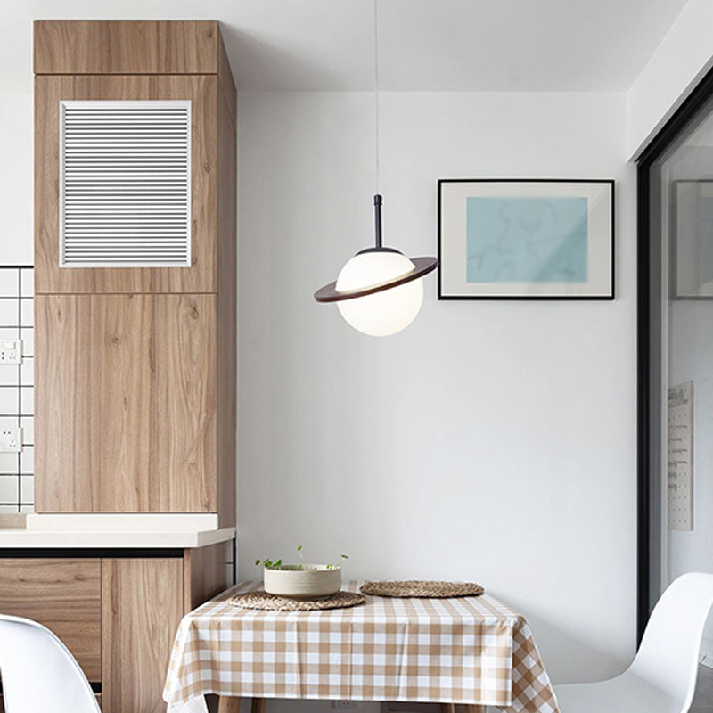 Houten hangende verlichtingsarmaturen Globe Noordse suspensielamp met witte glazen schaduw
