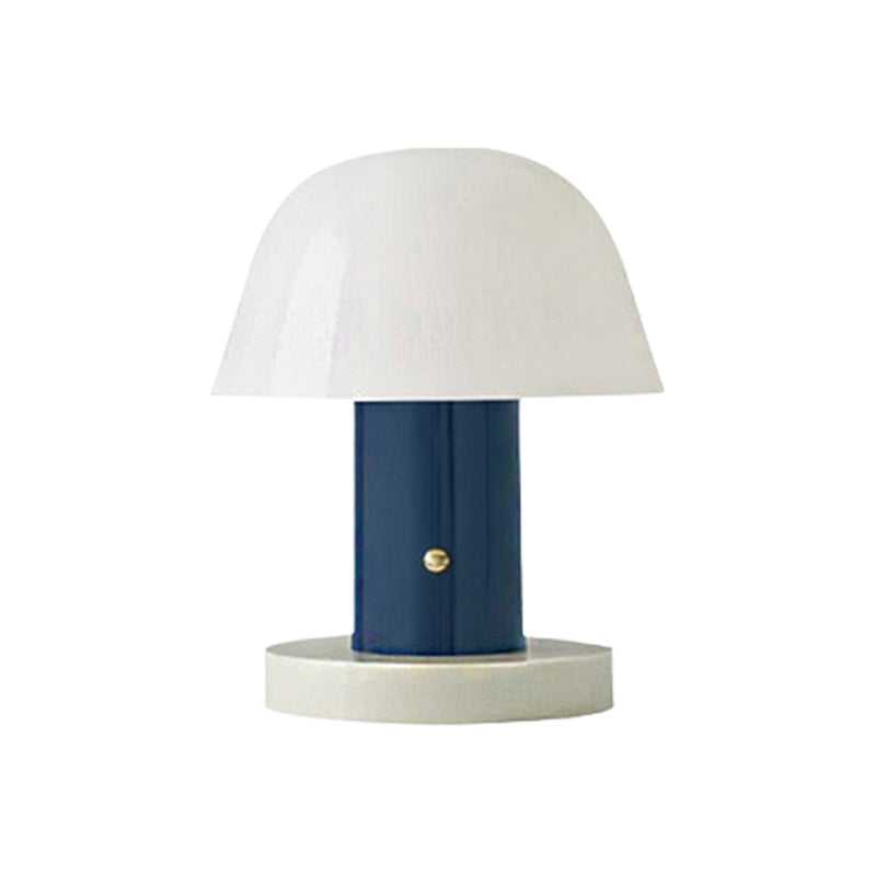 Lampada da scrivania moderna in stile nordico lampade da tavolo colorate per la camera da letto per bambini