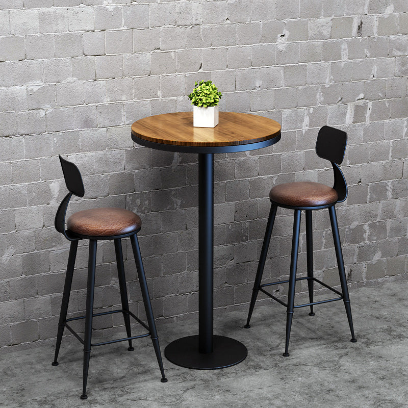Industrieller Barhocker im Used-Look Bristol Barhocker aus Leder mit Kissen