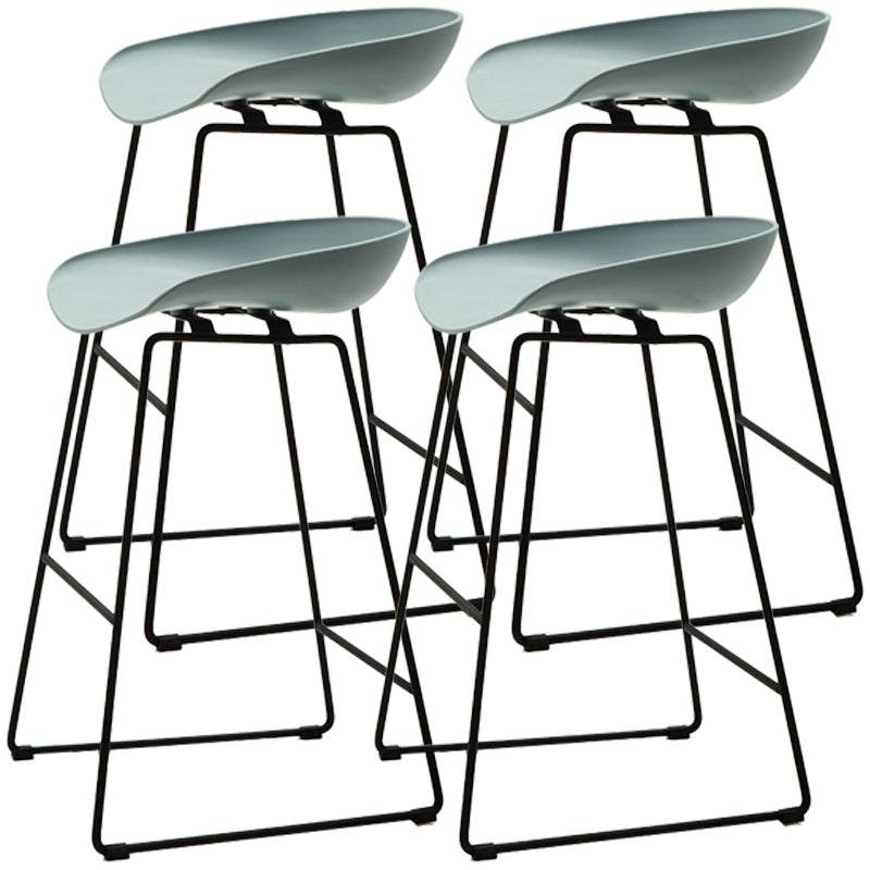 Barhocker im skandinavischen Stil mit Schalensitz, Thekenstuhl für die Küchenbar
