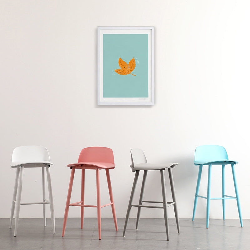 Barhocker im skandinavischen Stil mit Metallbeinen, quadratischer Sitz, Thekenhocker für die Küchenbar