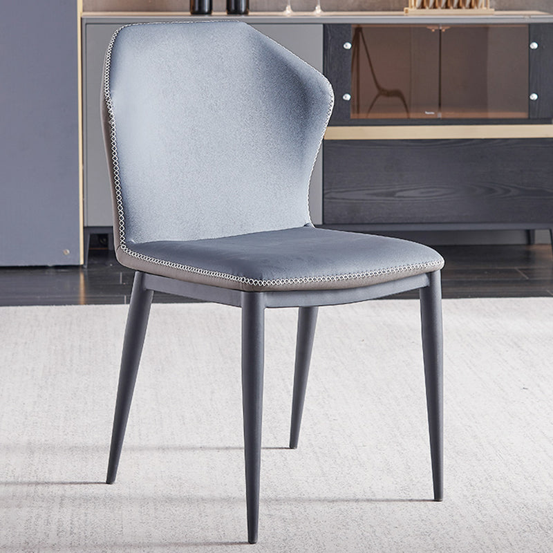 Chaises de salle à manger en cuir de chaise à oreilles sans accoudoirs de style contemporain