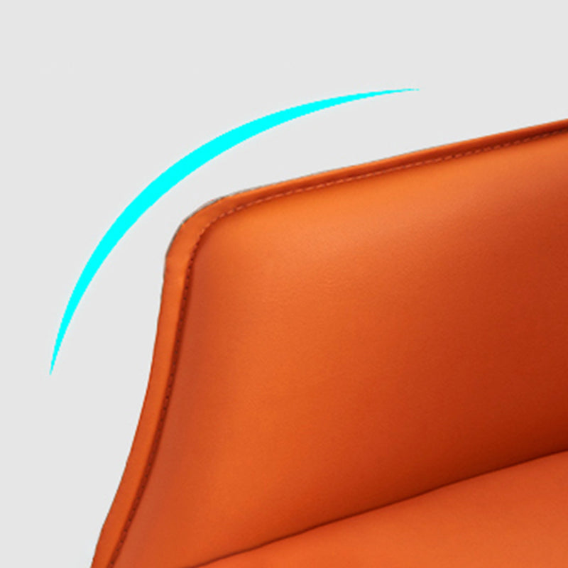 Sillones de comedor de cuero Sillas tapizadas con brazos con respaldo macizo y patas negras