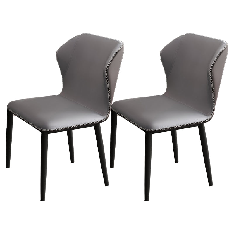 Chaises de salle à manger en cuir de chaise latérale à oreilles de restaurant contemporain avec pieds noirs
