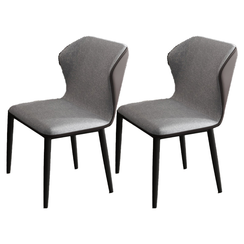 Chaises de salle à manger en cuir de chaise latérale à oreilles de restaurant contemporain avec pieds noirs