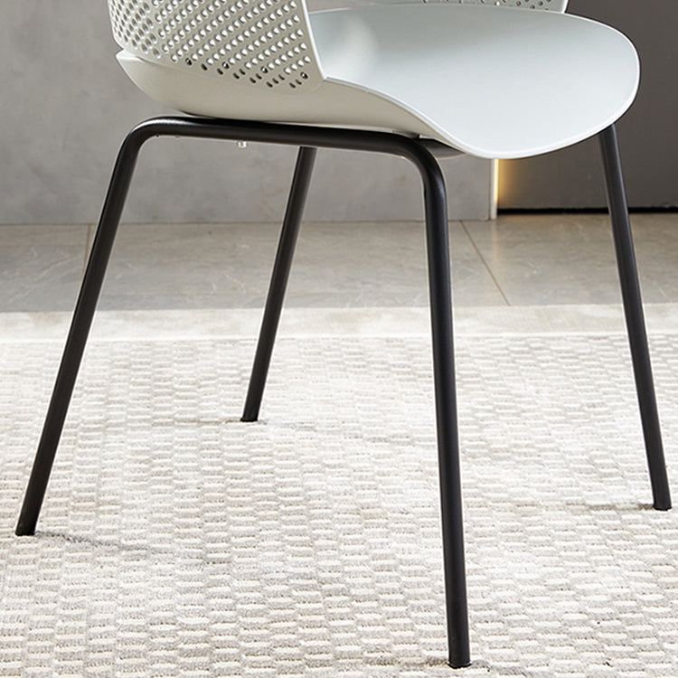 Silla de comedor contemporánea con respaldo abierto y patas de metal para cocina