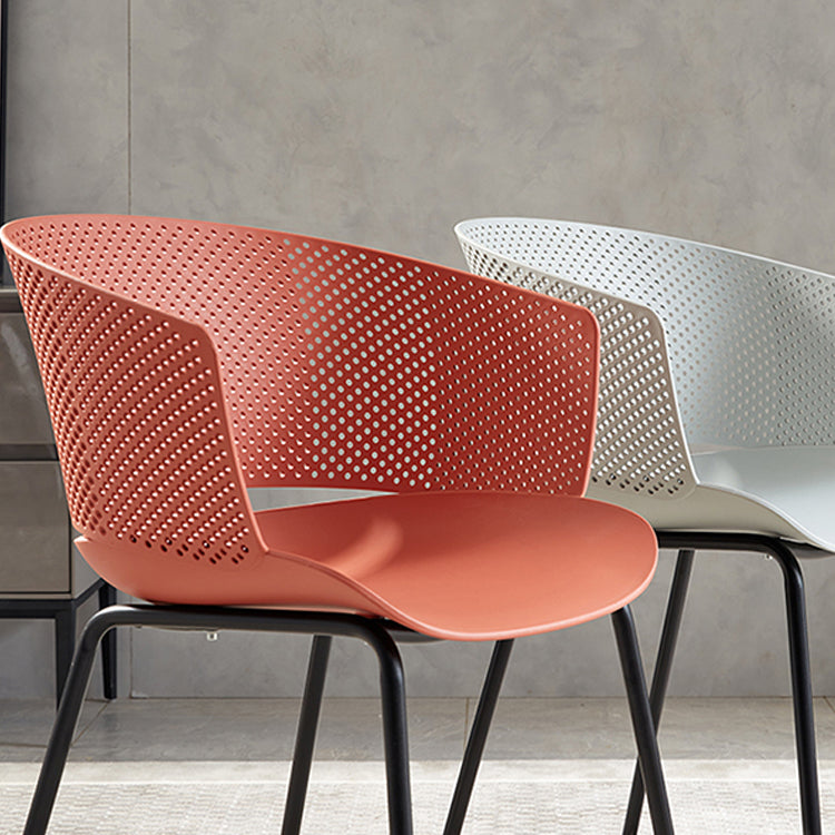 Silla de comedor contemporánea con respaldo abierto y patas de metal para cocina