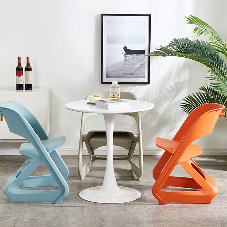 Silla de comedor de plástico moderna, silla lateral de comedor con respaldo abierto para uso en restaurantes