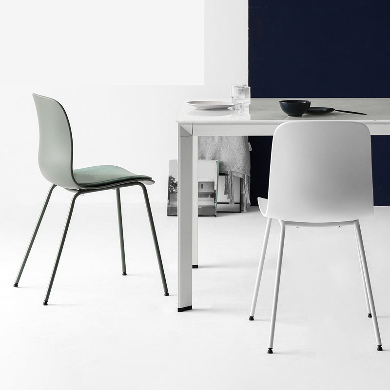 Silla de comedor moderna sin brazos Silla de comedor de plástico para uso en restaurantes
