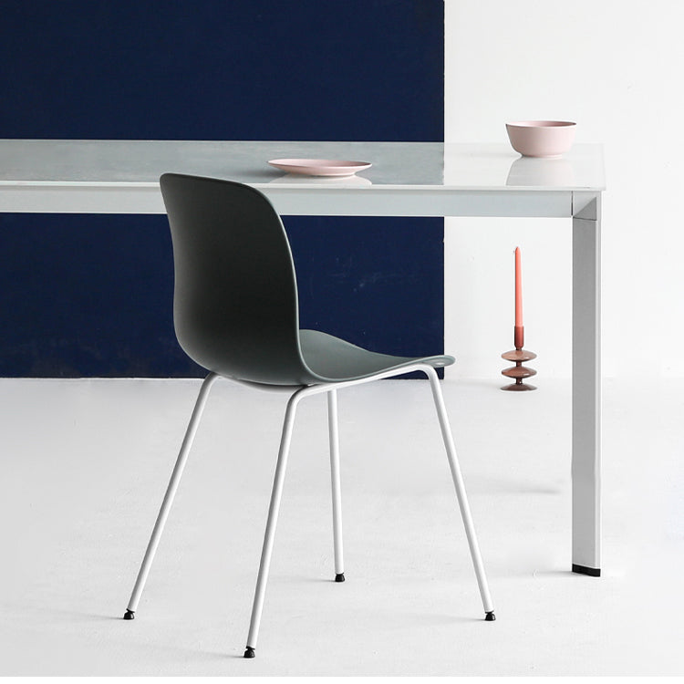Silla de comedor moderna sin brazos Silla de comedor de plástico para uso en restaurantes