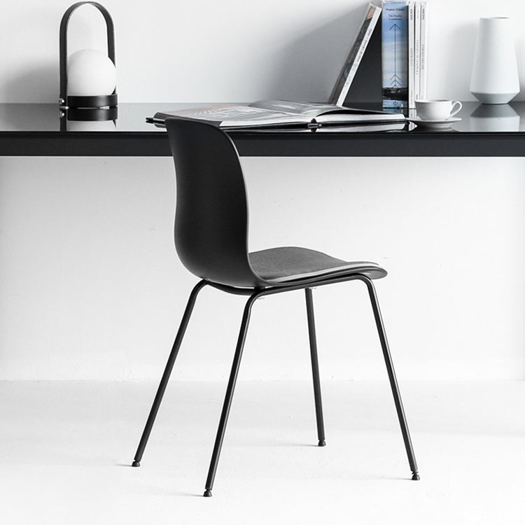 Silla de comedor moderna sin brazos Silla de comedor de plástico para uso en restaurantes