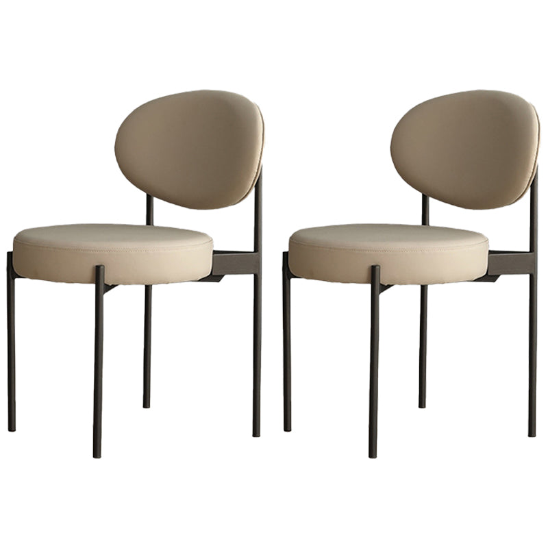 Restaurant moderne chaise latérale à dossier ouvert chaise de salle à manger en cuir PU avec pieds noirs