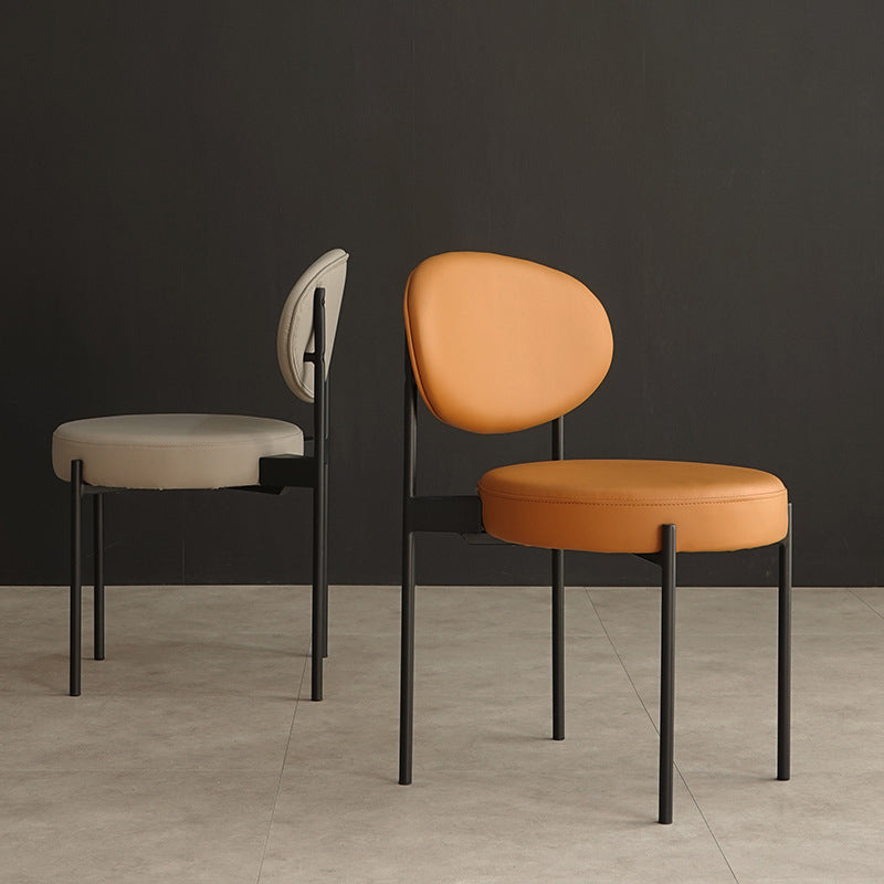 Silla lateral con respaldo abierto para restaurante moderno, silla de comedor de cuero PU con patas negras