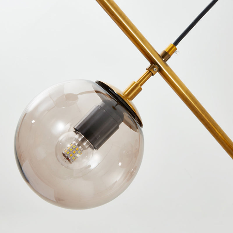 Salle à manger Island Light Nordic Style Gold Island Éclairage avec une teinte en verre sphérique