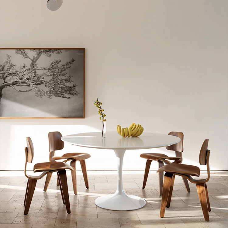Dinettetafel in eigentijdse stijl, rond stenen meubilair met tulponderstel