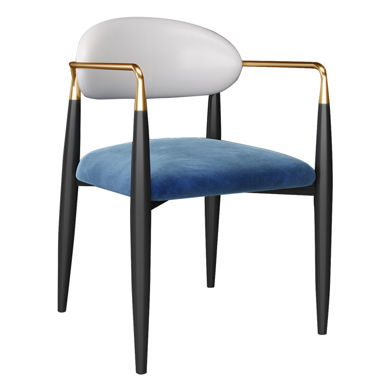 Silla de comedor con respaldo abierto tapizada con brazo de estilo diseñador