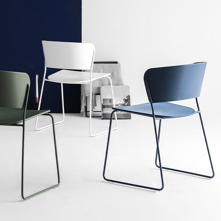 Chaises de salle à manger empilables sans accoudoirs, chaises de salle à manger d'intérieur avec pieds en métal