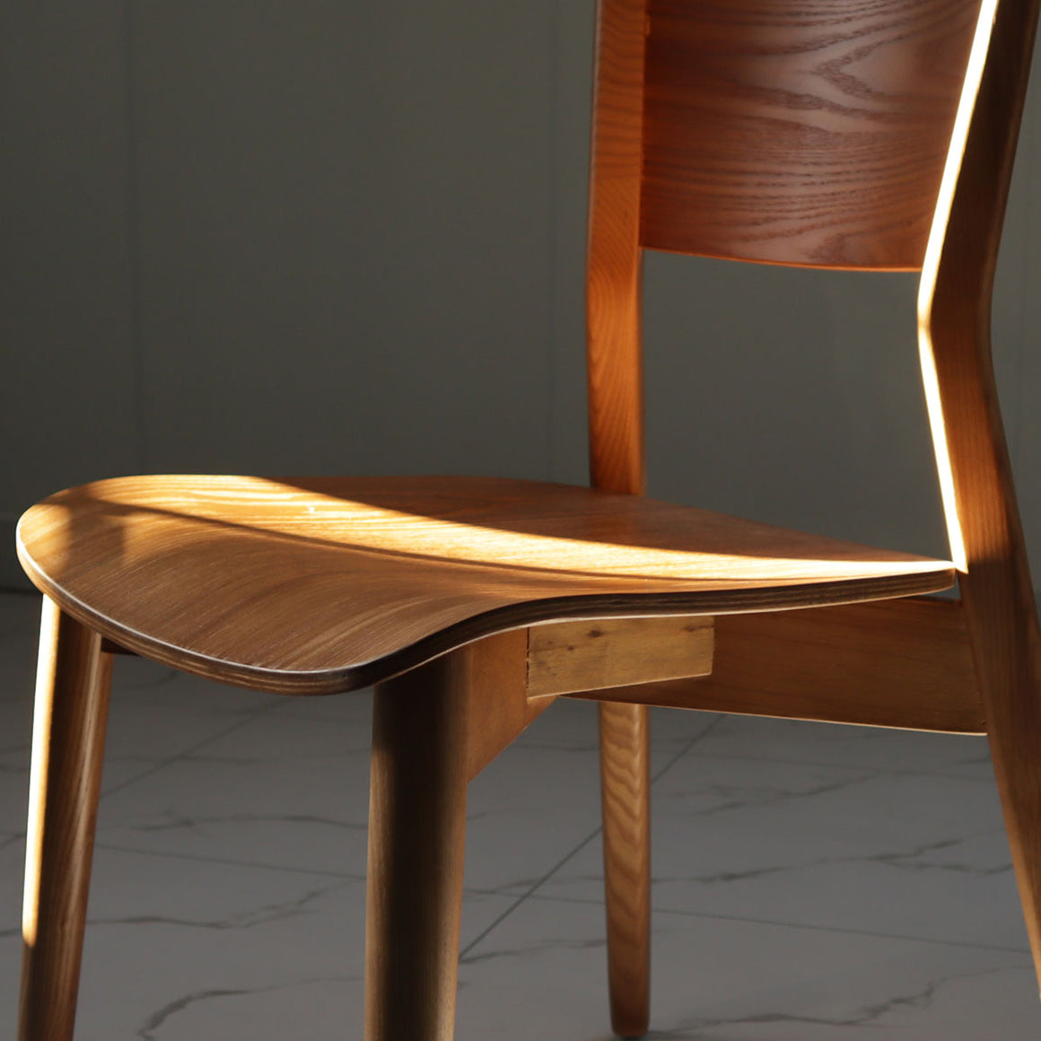 Chaise d'appoint industrielle en bois de chêne, finition mate, chaise de salle à manger à dossier ouvert (Ensemble de 2)
