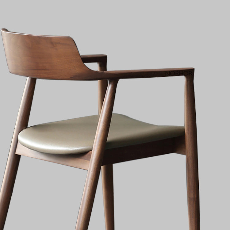 Chaise contemporaine avec accoudoirs ouverts en frêne, chaise de salle à manger rembourrée en noyer (Ensemble de 2)