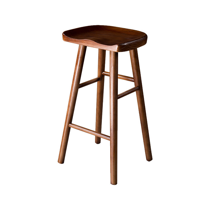 Moderner Barhocker mit Sattelsitz aus Kiefernholz, rückenfreier Fußstützen-Thekenhocker mit Holzbeinen