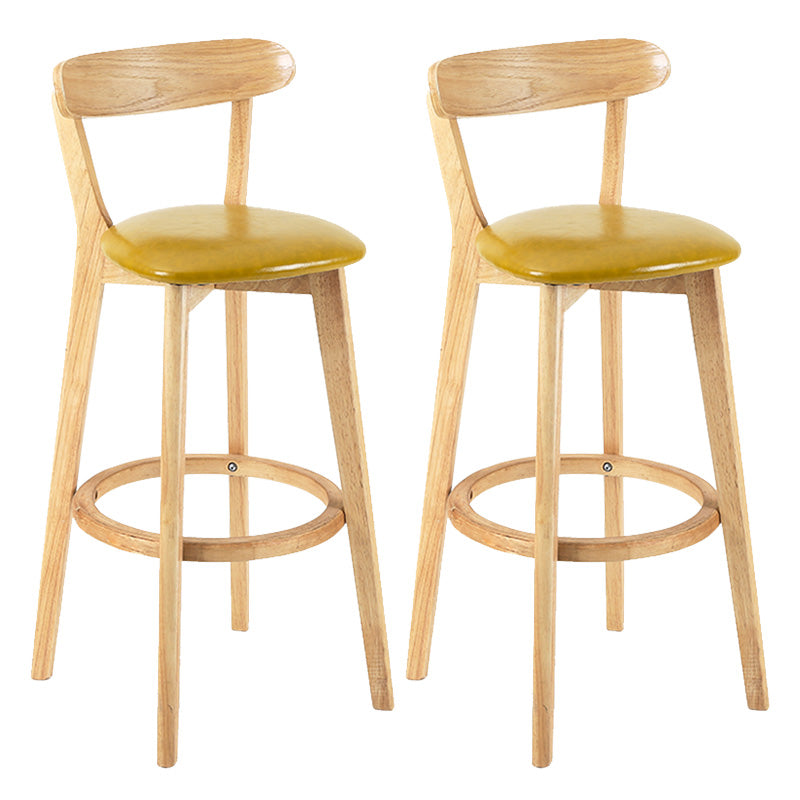 Moderner skandinavischer 27,95-Barhocker mit rundem Sitz und Holzsockel