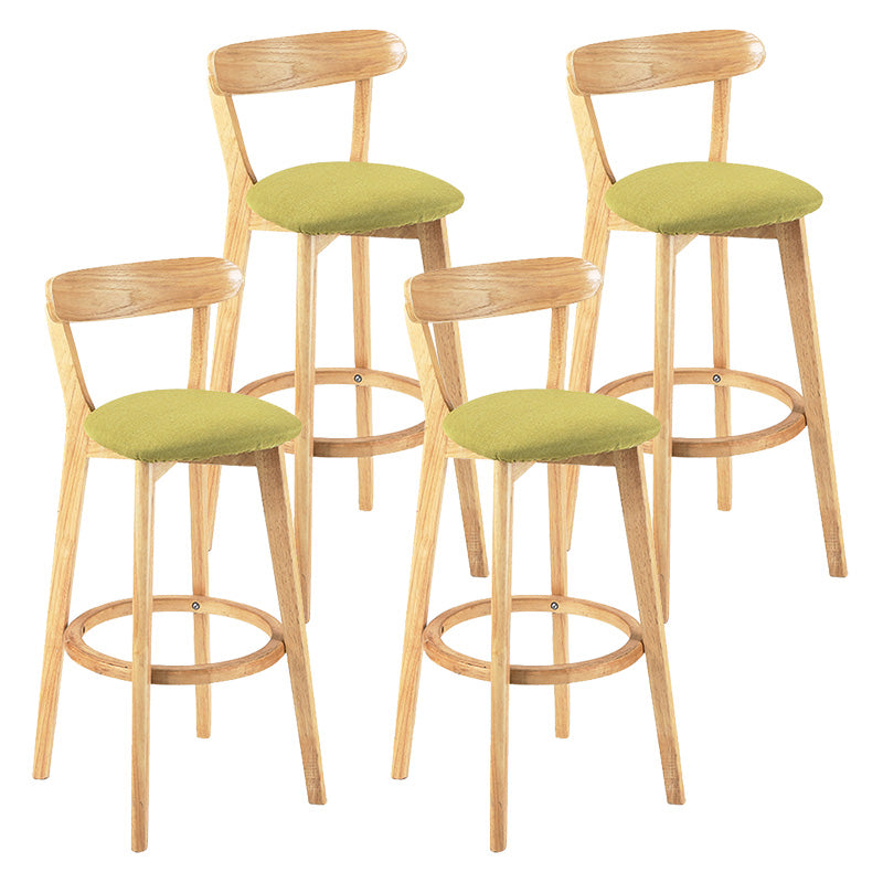 Moderner skandinavischer 27,95-Barhocker mit rundem Sitz und Holzsockel