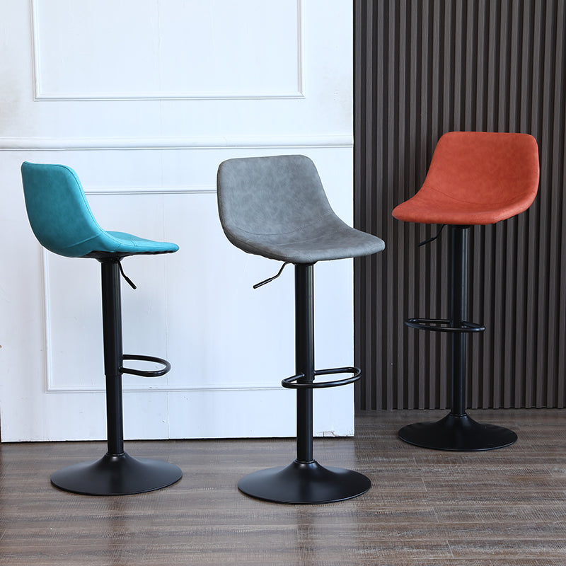 Taburete de bar de metal contemporáneo con respaldo para interior con asiento de cuero