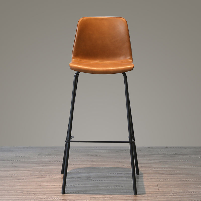 Taburete de bar de cuero interior moderno con reposapiés y respaldo bajo