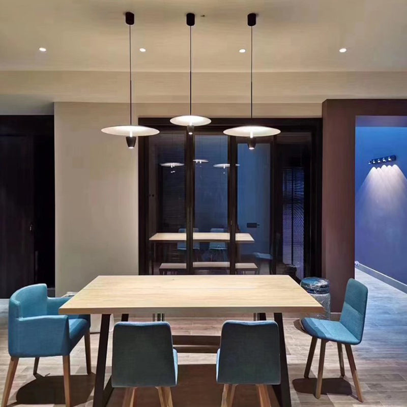 Éclairage suspendu contemporain créatif Pendentif métallique pour le café Room Coffier