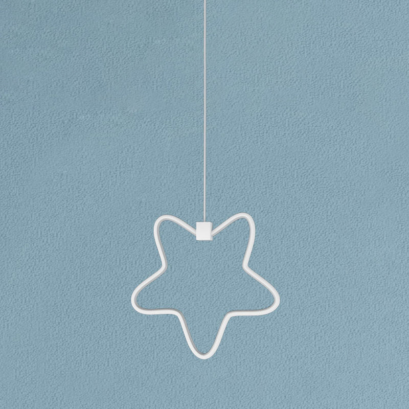 Pendre à LED linéaire blanc Lumière suspension en métal décoratif pour la salle des enfants