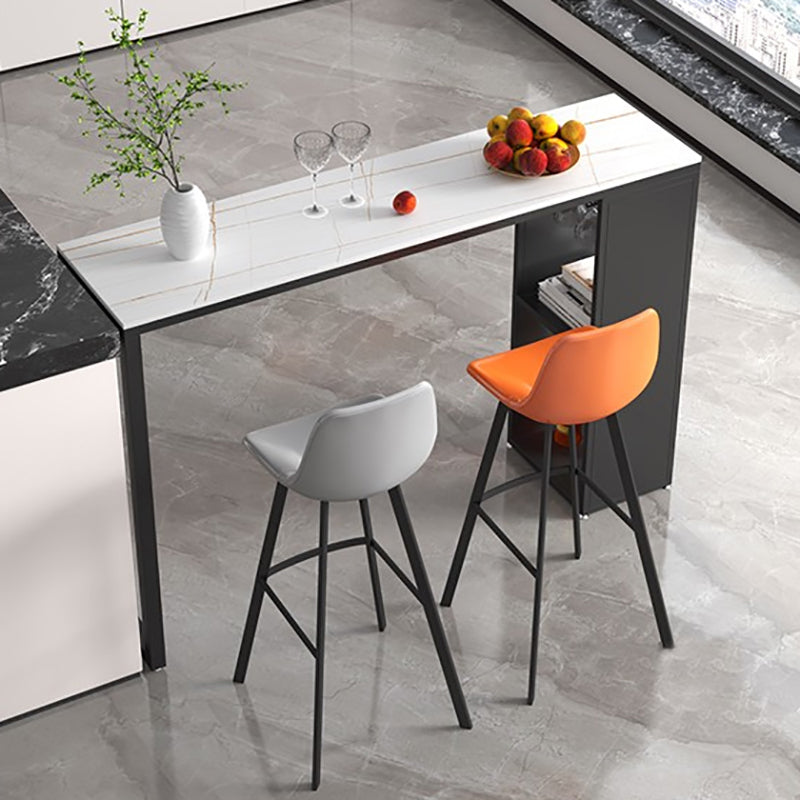 Tavolo da bar per pub per interni in pietra industriale tavolo da pranzo a doppio piedistallo con 2 scaffali