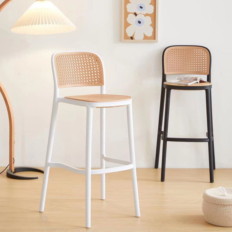 Barre de dossier et tabouret de comptoir