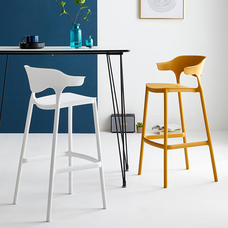 Barhocker mit Kunststoffsitzen im nordischen Stil, 4-beinige Rückenlehne, bunter Barhocker (2er-Set)