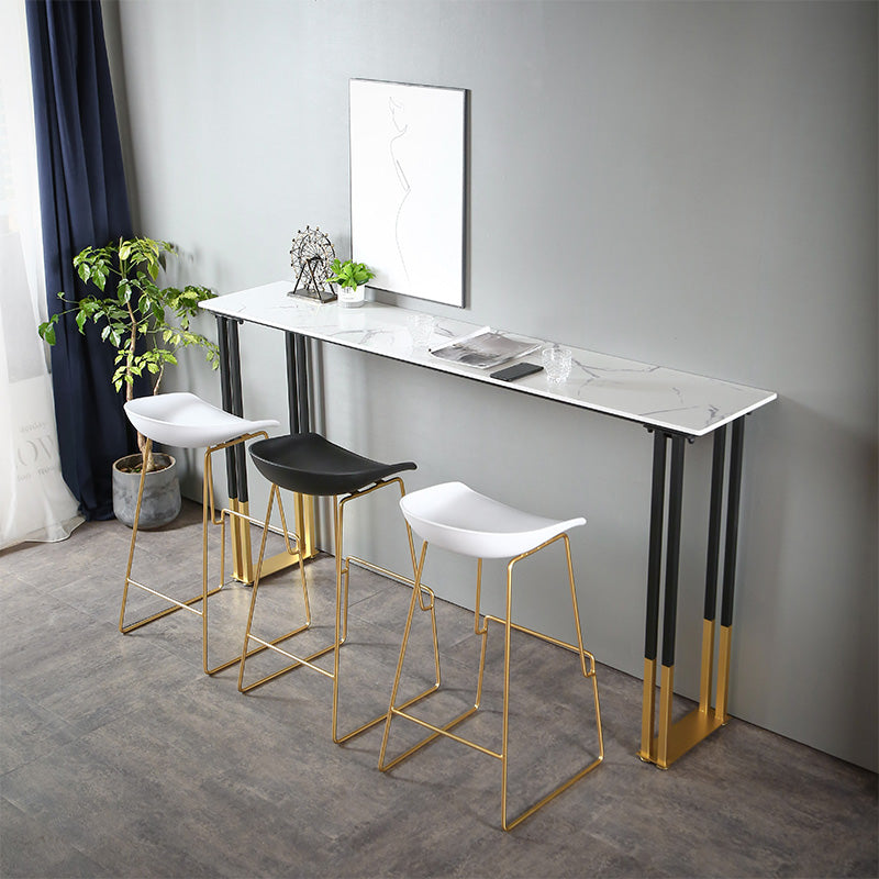 Tavolo da bar per pub in pietra rettangolo glam tavolo da pranzo in ferro nero interno con piedistallo slitta