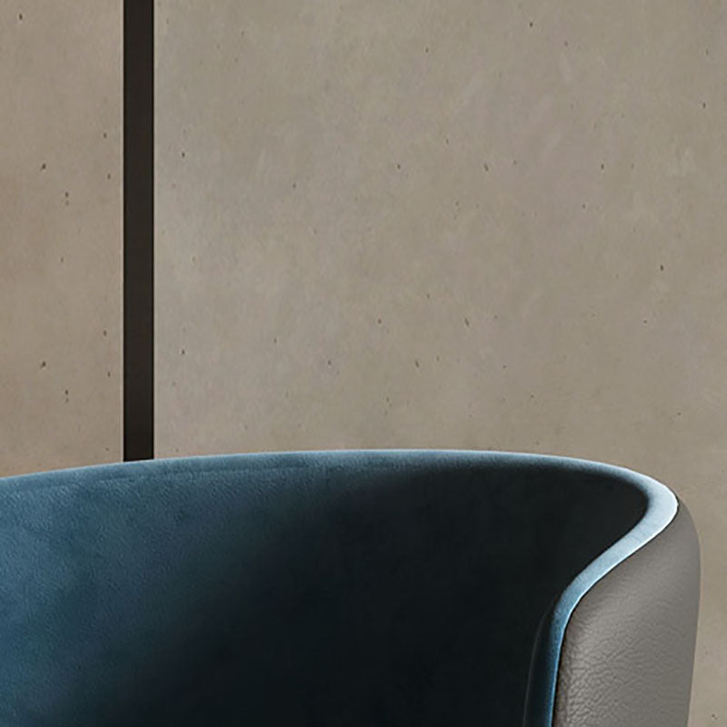 Sillones de comedor de cuero tapizados con brazos con respaldo y patas de metal