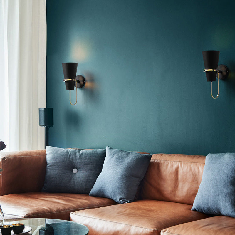 Bunte moderne Stil Wandleuchte Hornform 1 leichte Wandleuchte für Schlafzimmer