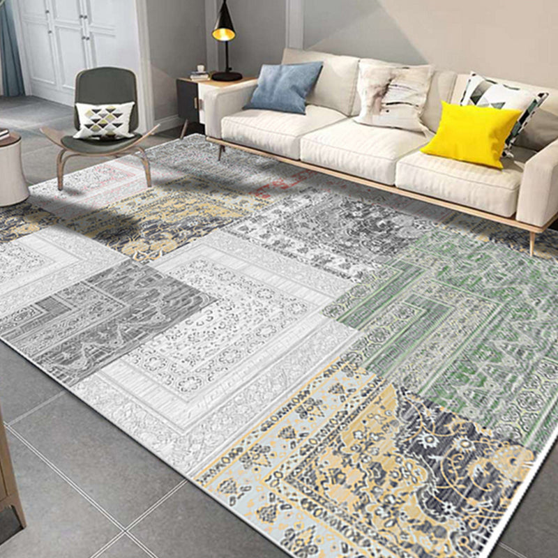 Gray Vintage Rug Polyester Graphic Rug Stain Resistant Rug for Living Room